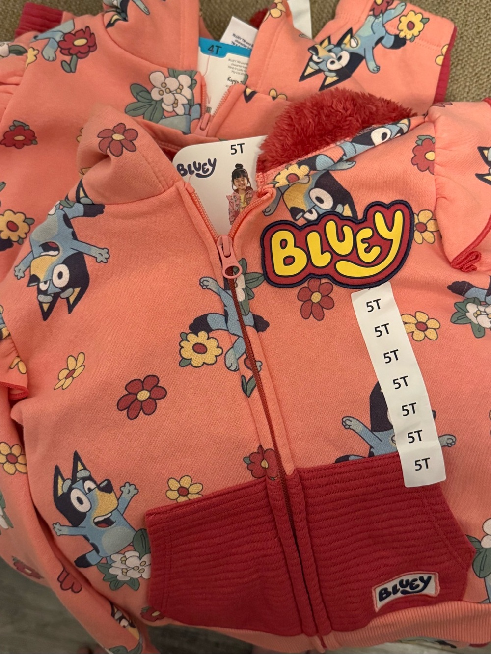 Cute Pink Kids' Tracksuit with Floral Design - Picture 4 of 5